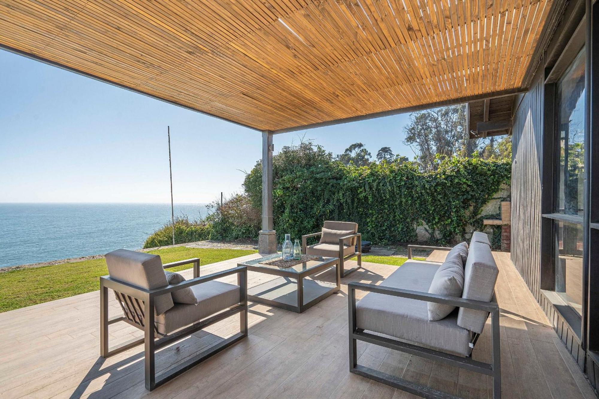 Casa En Recien Remodelada Vista Increible * Concón